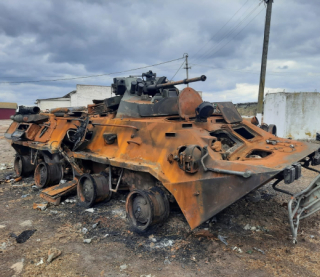 Танк и 1010 захватчиков за сутки - раскрыли свежие потери РФ