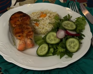 Тает во рту: записывайте простой рецепт семги в лимонно-медовой глазури