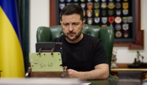 Зеленский сказал, почему военным не подняли зарплату