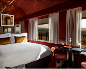 Вишукана кухня, мальовничі краєвиди і розкішні купе: на Новий рік запускають залізничний круїз