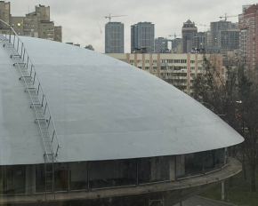 В Киеве реставрируют легендарную &quot;Летающую тарелку&quot; на Лыбидской. Фото с объекта