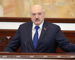 Посланник США заявил об обещании Лукашенко перестать запускать аэростаты