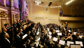 "Різдвяний період - це про світло, віру, родинність і любов. Саме такі сенси хочемо нести зі сцени"