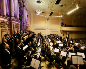 "Різдвяний період - це про світло, віру, родинність і любов. Саме такі сенси хочемо нести зі сцени"