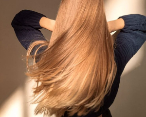 Как спасти ломкие волосы: семь способов сделать их более густыми и блестящими