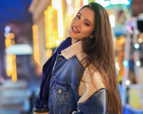 Даша Ульянова влаштувала атмосферну фотосесію на тлі різдвяної ярмарки