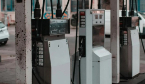 На АЗС в Крыму топливо продают только по талонам: оккупанты нашли виновных