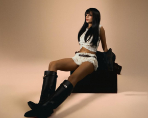 София Шамия устроила сексуальную фотосессию в необычном перевоплощении