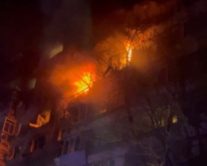 Россияне ударили дроном по многоэтажке