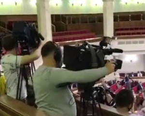 Зеленський підписав закон про відкриття засідань комітетів для журналістів і громади