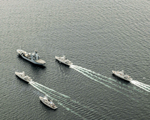 На тлі заяв США Венесуела відправила військові кораблі супроводжувати нафтові судна