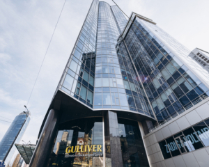 Ощадбанк заявив про рейдерське захоплення паркінгу у торговому центрі Gulliver