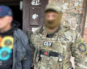 Облаштував "пастки" на автотрасах: зрадник шпигував за колонами ЗСУ