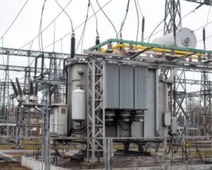 В Днепре жители напали на бригаду энергетиков во время отключения