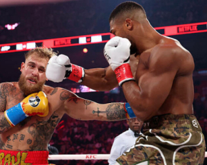 Бой в супертяжелом весе: Джошуа без проблем победил Пола