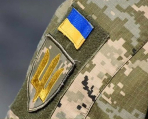 Громадян України за кордоном братимуть на військовий облік через консульства - юристи