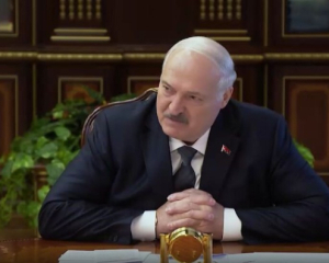 Лукашенко раптово наказав перевірити боєготовність армії Білорусі