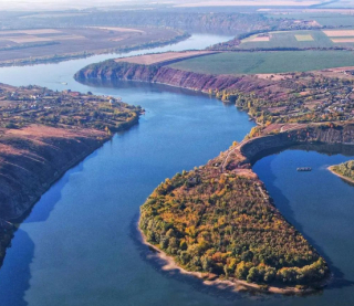 Планируем уикенд: самые атмосферные места в Украине, куда едут за живописными осенними видами