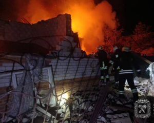 В Харькове дрон попал в многоэтажку