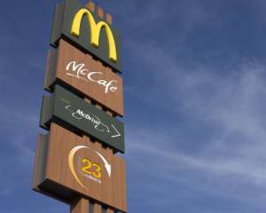 McDonald's в Україні поки не змінює правила роботи під час тривог