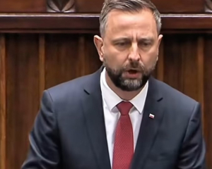 "Вы действительно переходите эти границы": министр обороны предупредил поляков о последствиях преследования украинцев