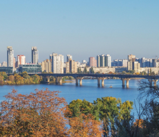 У Києві наступного тижня почнуть будувати резервні переправи через Дніпро