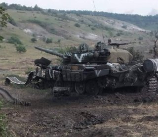 Росія за добу втратила два танки і 2020 солдатів