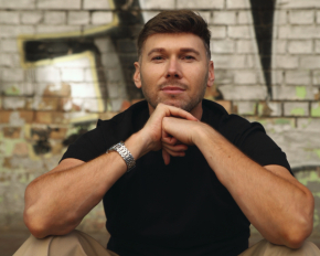 Олексій Комаровський зізнався у симпатії до таємничої акторки
