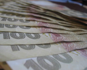 Гривна укрепилась к доллару и евро