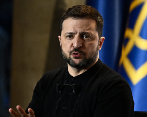 Зеленский объявил о возобновлении ударов по российским НПЗ