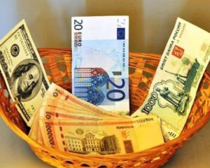 Евро стремительно дорожает