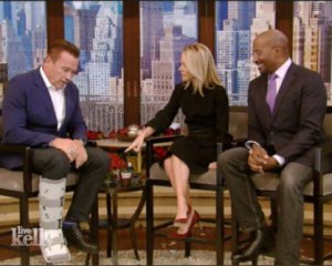 Шварценегер зламав ногу під час педикюру