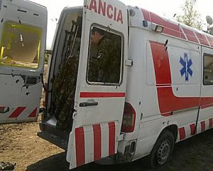 Окупанты обстреляли медиков около поселка Луганское