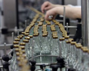 Путін наказав знизити ціни на горілку