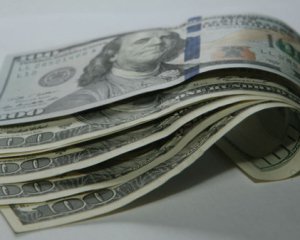 Курс доллара впервые снизился после приватизации Приватбанка