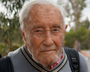 102-річний професор не хоче йти з роботи