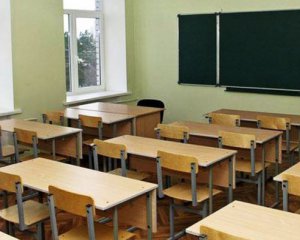 Школи закрили у 11 районах