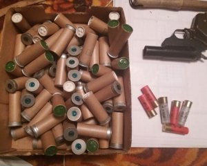 Мужчина расстрелял товарища из ракетницы
