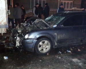 Водитель иномарки убил мужчину, который цеплял гирлянды