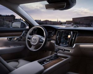 Skype установили в автомобиле Volvo