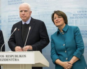 Сенатори із США хочуть дати оборонну летальну зброю українцям