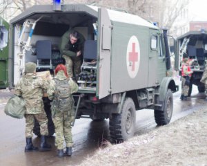Трьох українців поранили бойовики в перший день 2017 року