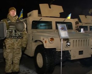 Донецким пограничникам подарили бронированные внедорожники и катер