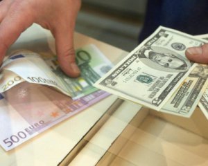 Нацбанк начал год с рекордного курса валюты