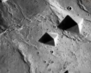 На Марсе нашли загадочные пирамиды