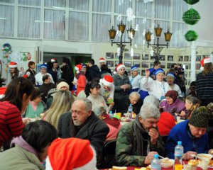 На Рождество накормят бездомных и малообеспеченных