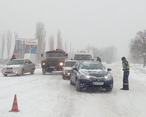 Негода: у шести областях обмежили рух транспорту на дорогах