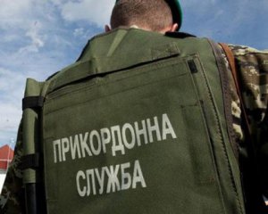 Мужчина предлагал взятку пограничнику, чтобы попасть в ДНР