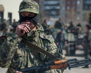 Российским военным запретили выезжать из Донбасса