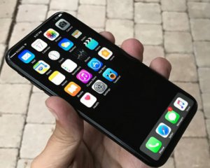 iPhone 8 матиме навколо корпусний дисплей - ЗМІ